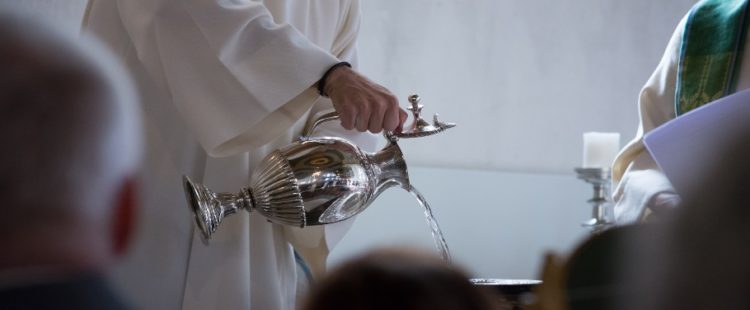 Le baptême : origine, histoire et symbole